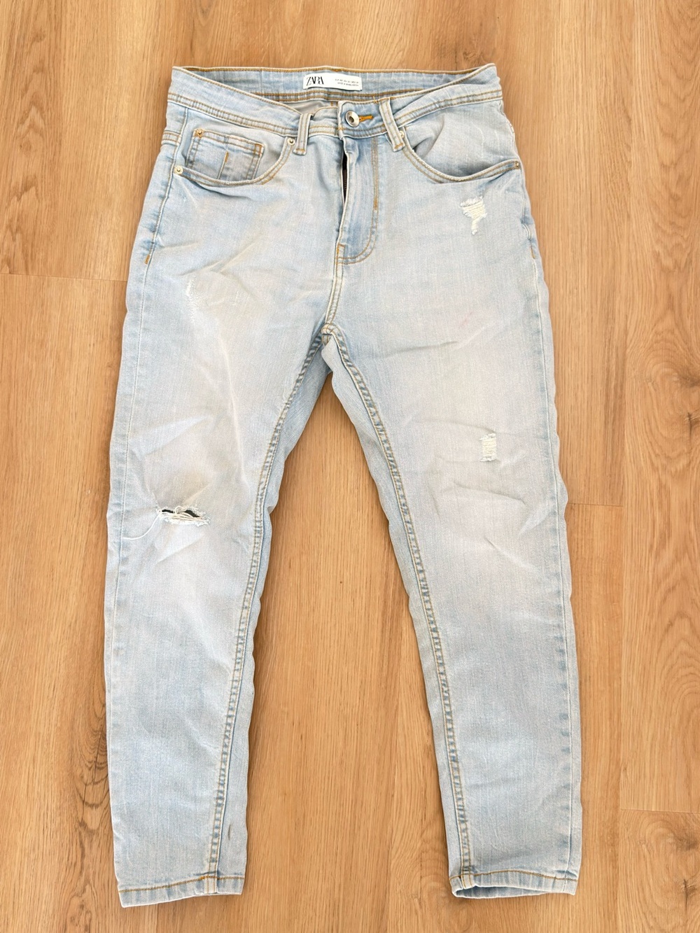 ZARA Light Wash Distressed Men’s Jeans